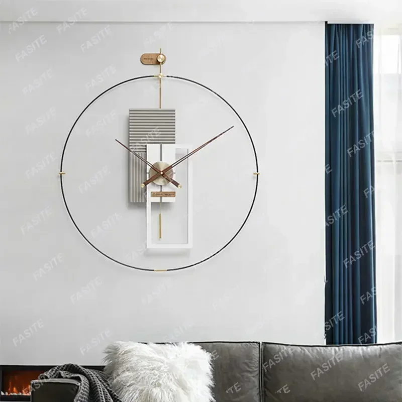 Luxe wandklok modern rood grot - Spa Wellness Luxury recensie en prijs